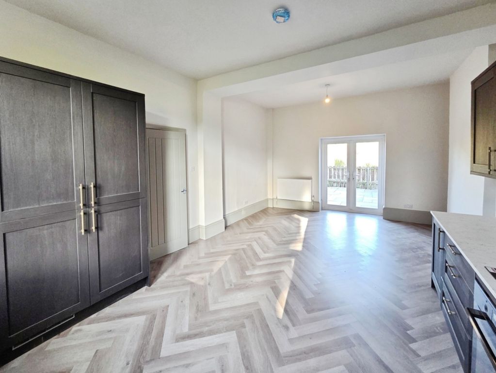 Property photo 3 of 18 Pbox-Img.Jpg