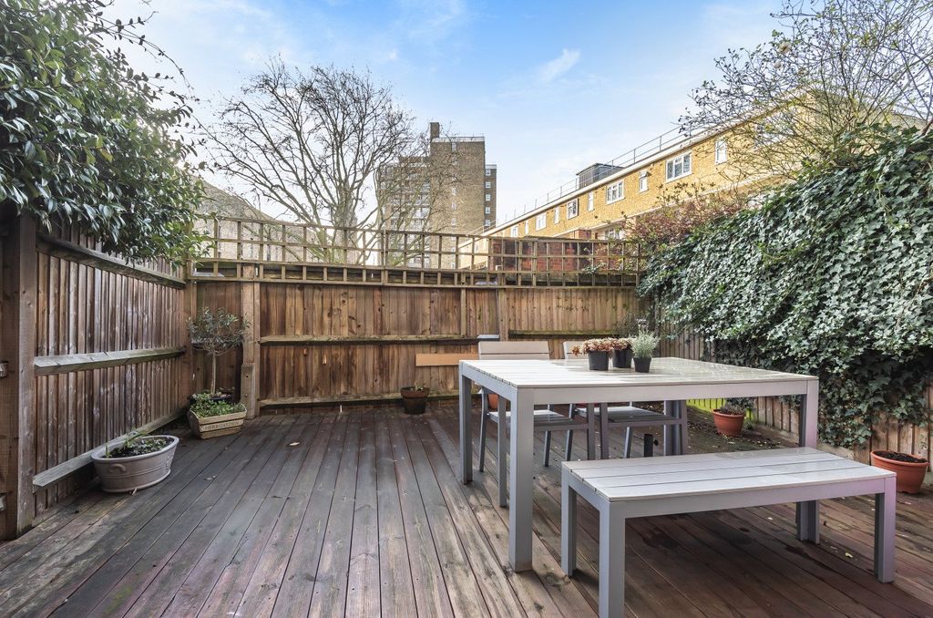 Property photo 3 of 17 Picture No. 25