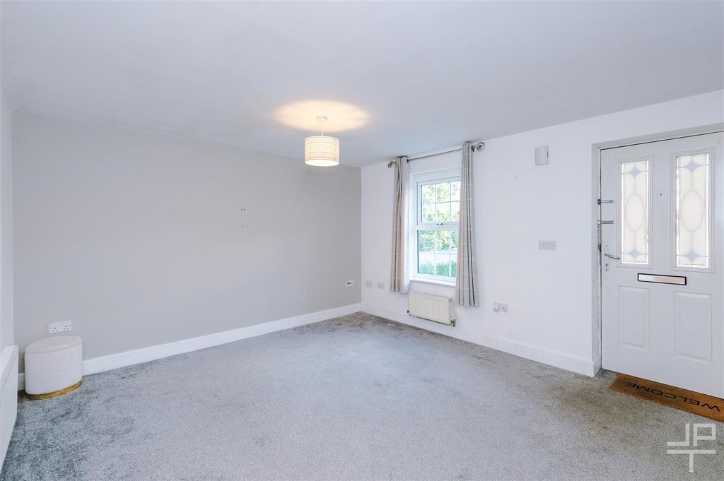 Property photo 3 of 26 Brentwoodgrove-Jpt-31.Jpg