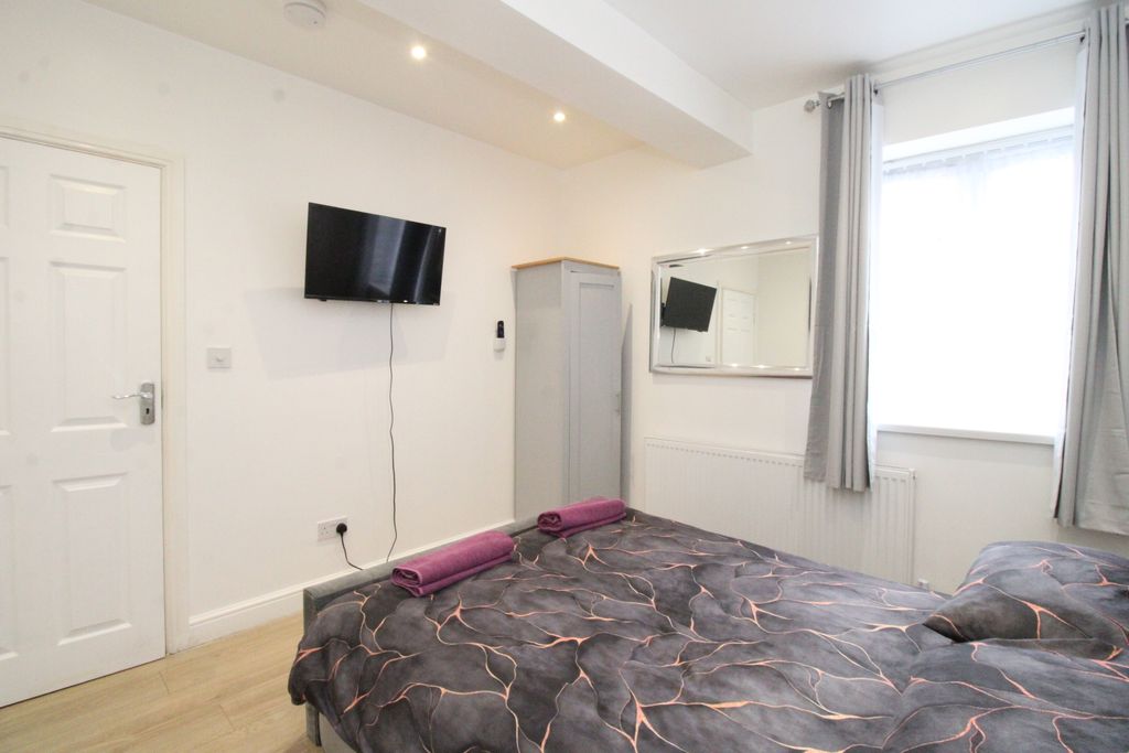 Property photo 2 of 10 Img_7208