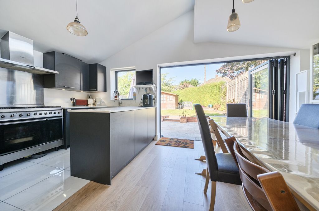 Property photo 1 of 20 1346023-5-68B1c33...