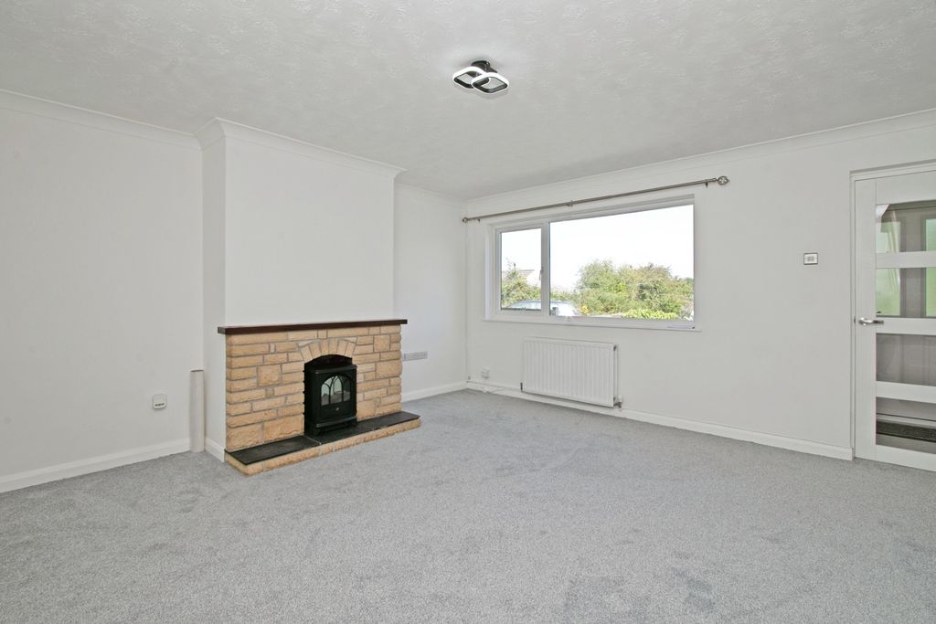 Property photo 2 of 17 Photo