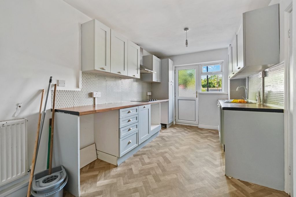 Property photo 2 of 24 4396612