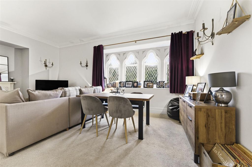 Property photo 3 of 18