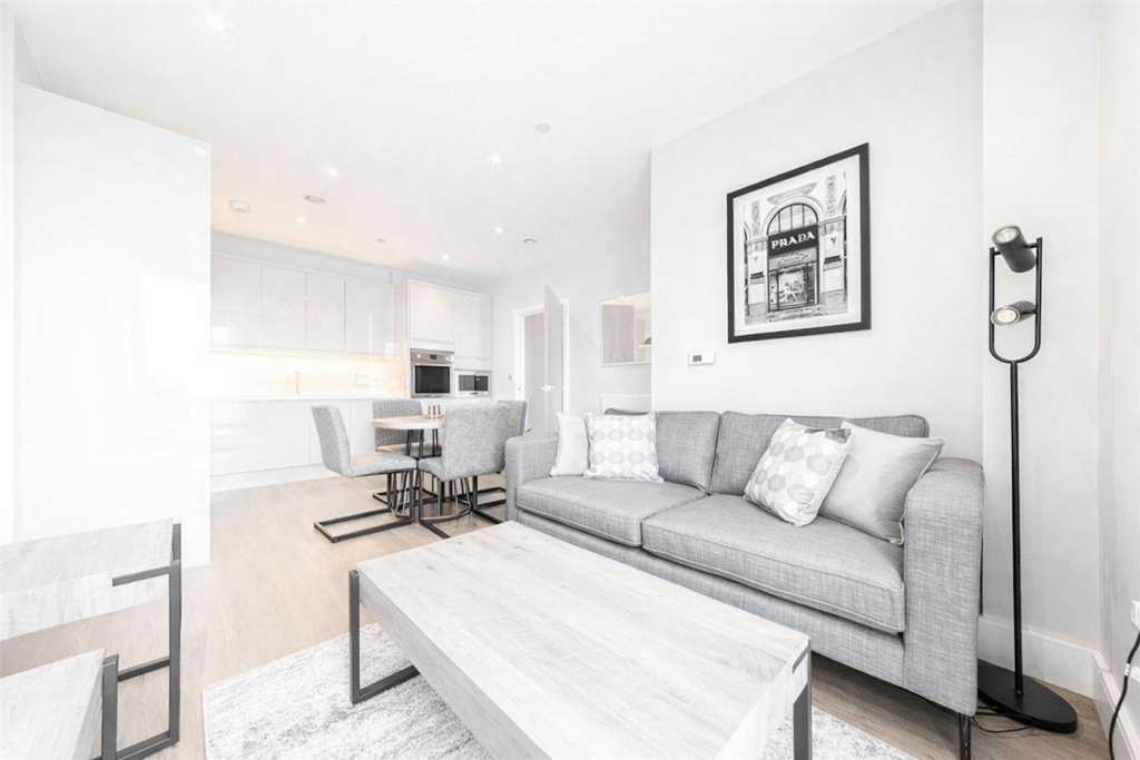 Property photo 3 of 4 Living-Room