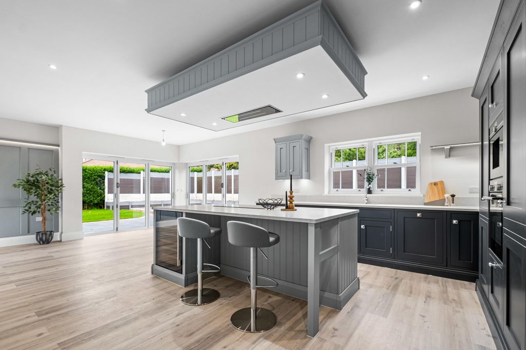Property photo 2 of 43 Kitchen