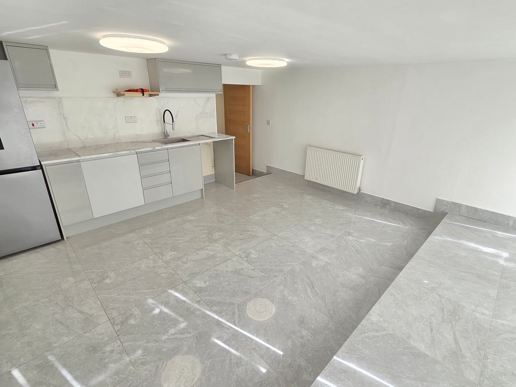 Property photo 1 of 26 Office B