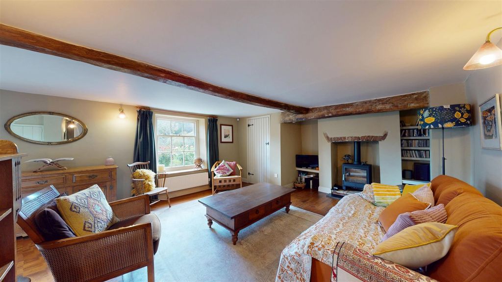 Property photo 3 of 24 Living Room