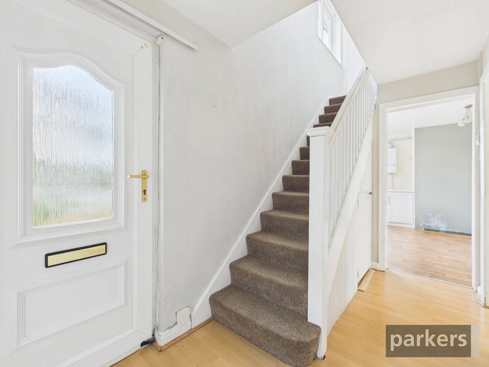 Property photo 2 of 17 Entrance Hallway