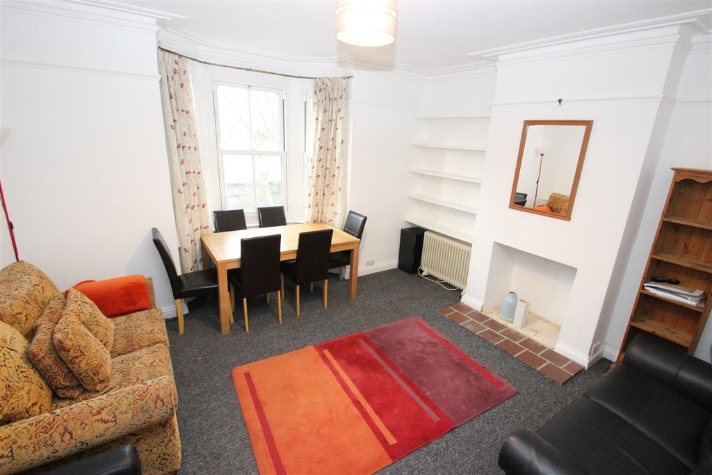 Property photo 3 of 8