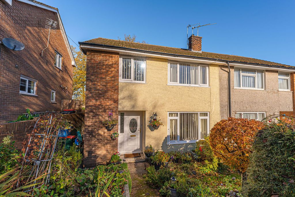 Property photo 1 of 28