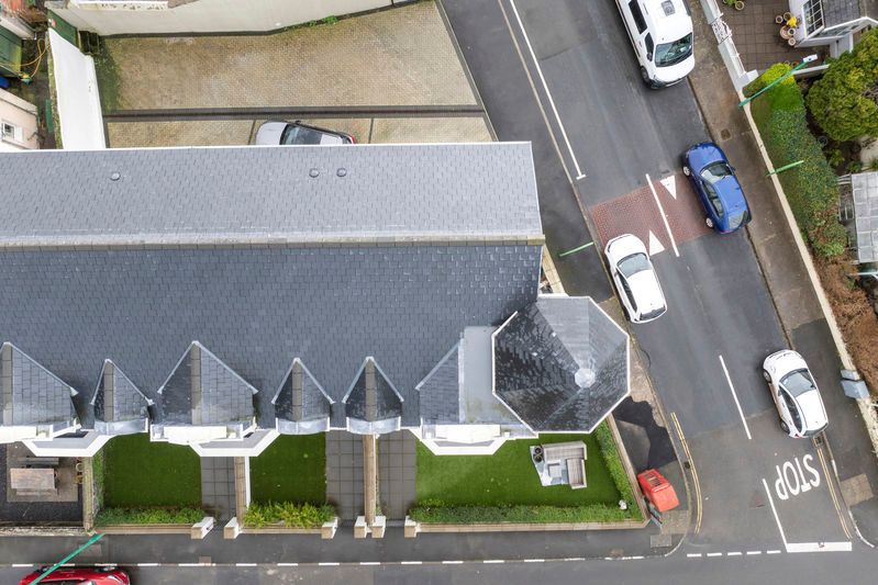 Property photo 2 of 26 12 May Hill