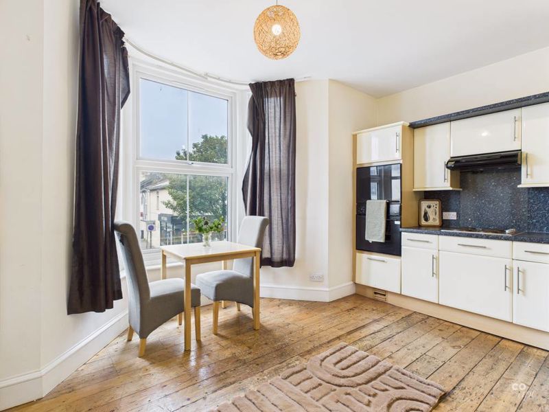 Property photo 1 of 6 Photo 7