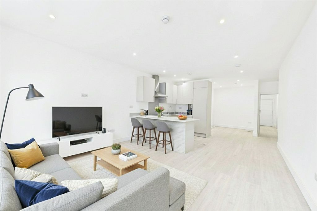 Property photo 2 of 4 Picture No. 01