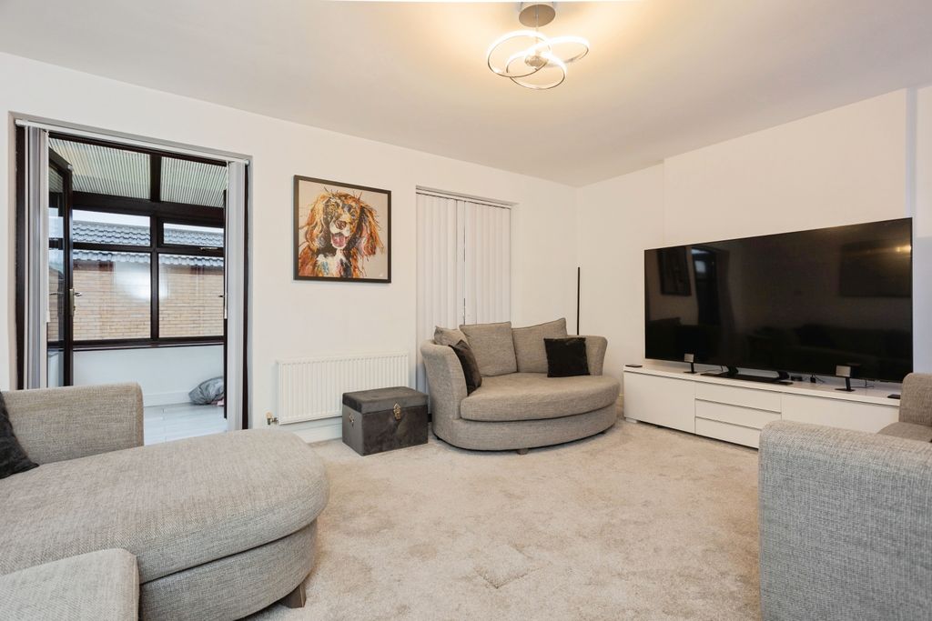 Property photo 3 of 15