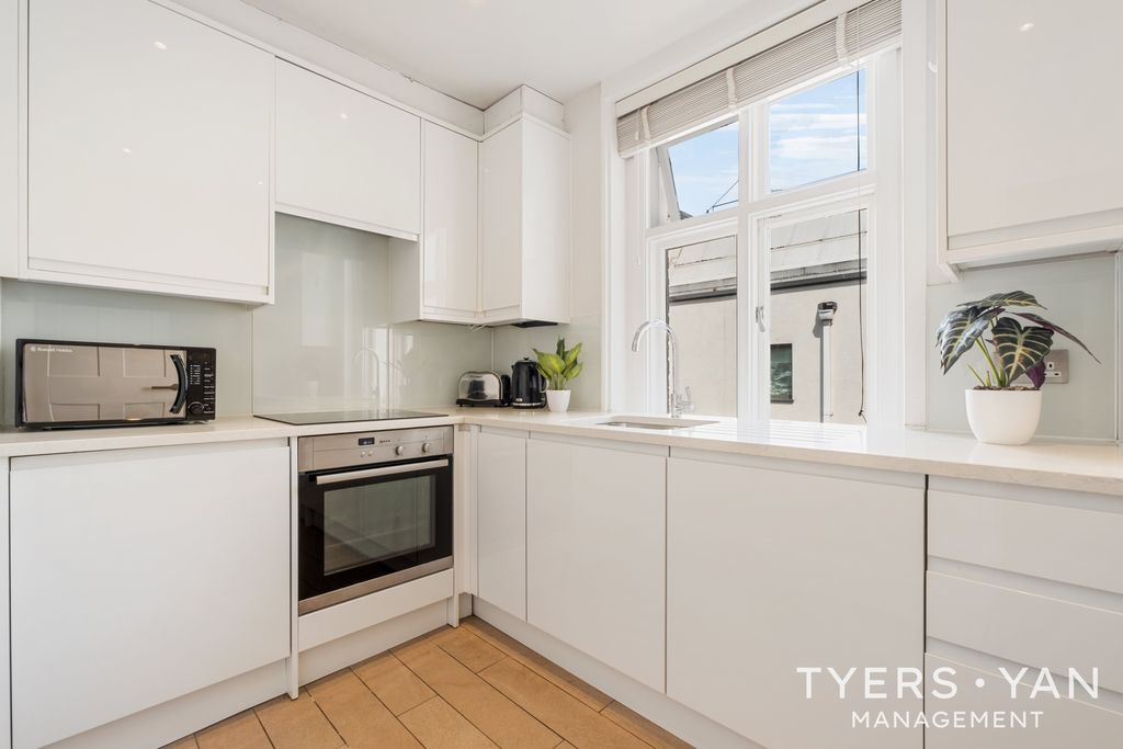 Property photo 2 of 15 Kitchen