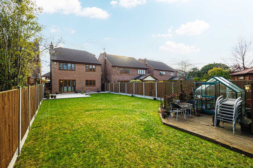 Property photo 2 of 35