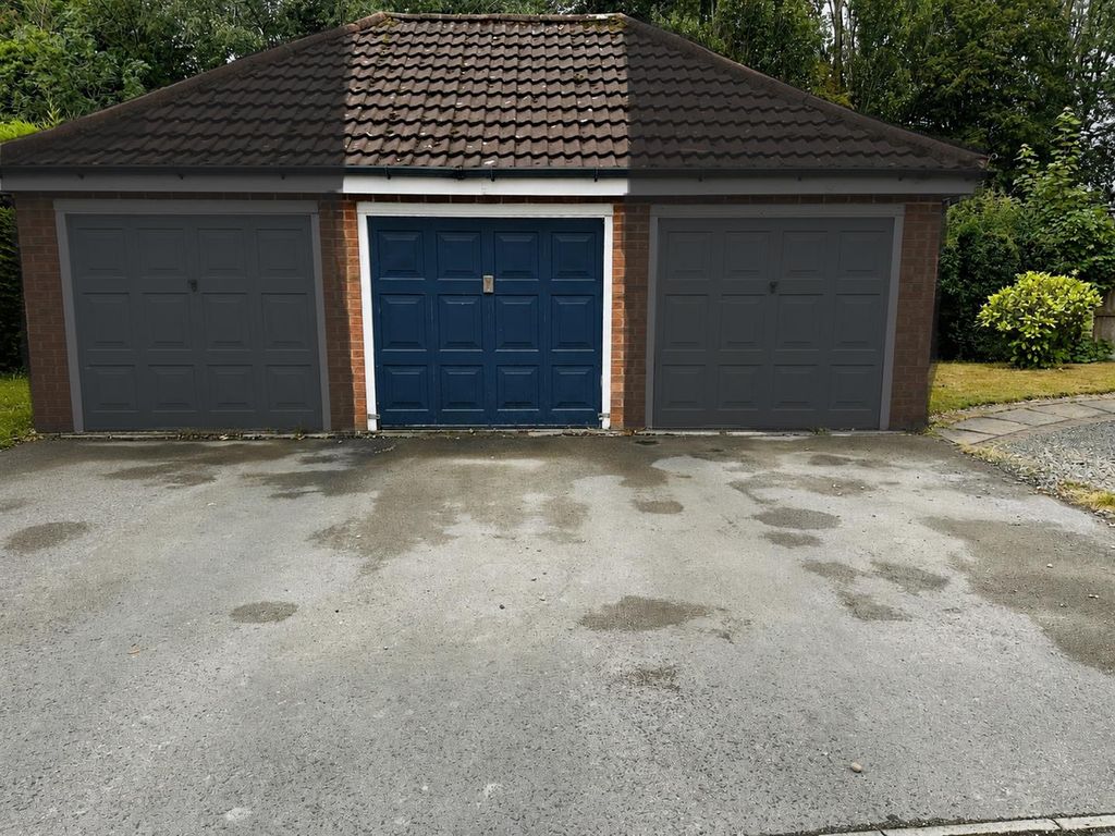 Property photo 3 of 12 Garage.Png