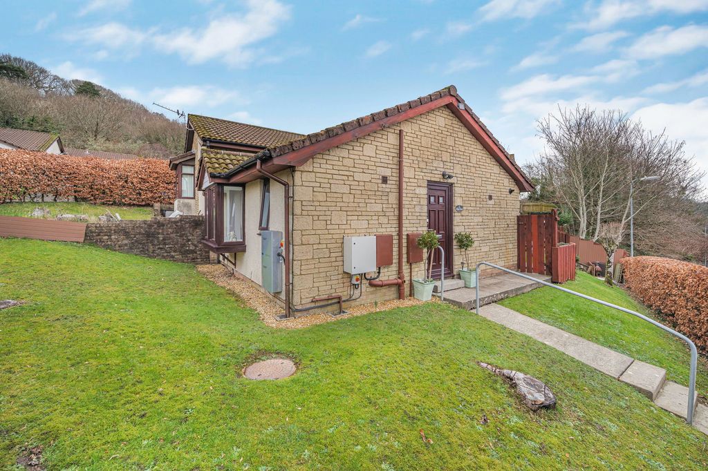 Property photo 2 of 22