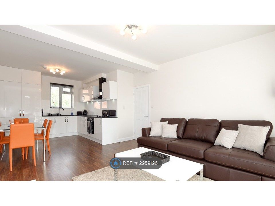 Property photo 2 of 8