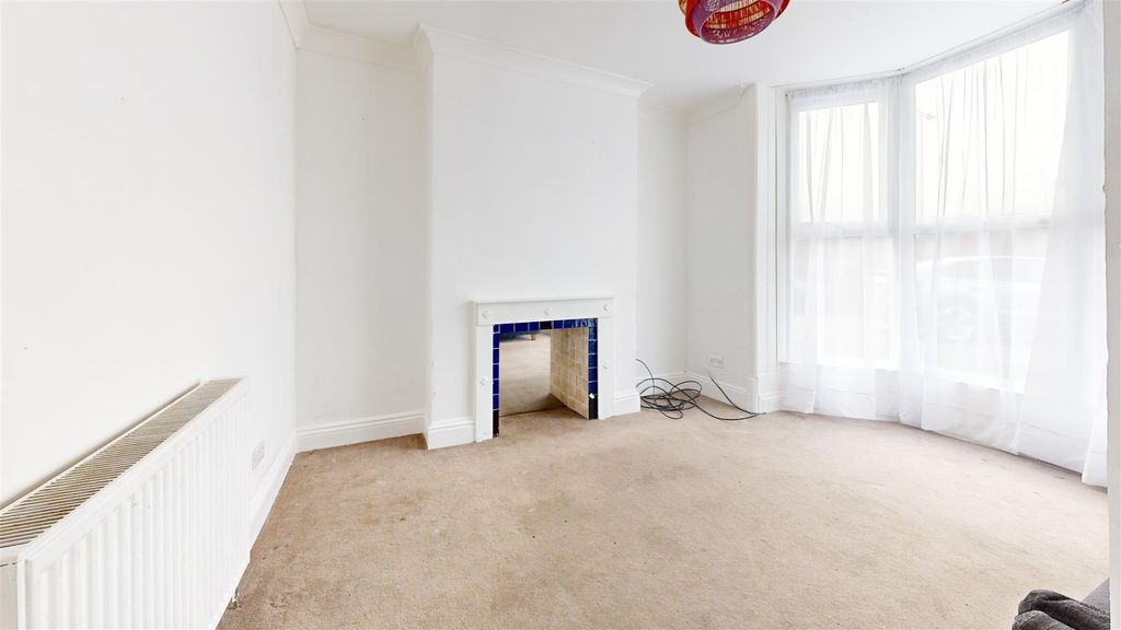 Property photo 3 of 12 Bedroom (93).Jpg