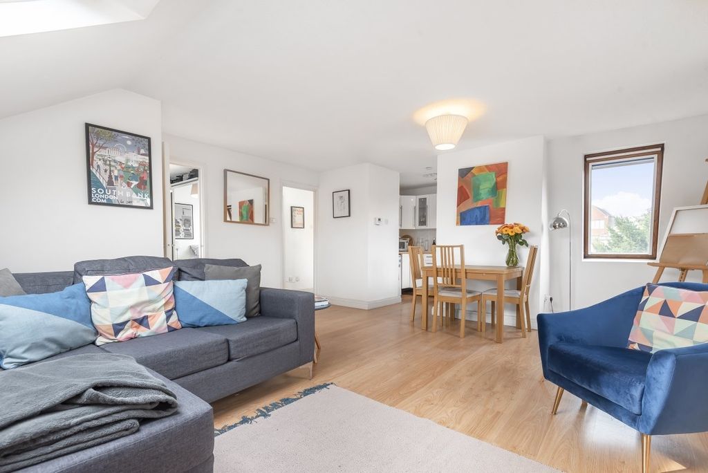 Property photo 1 of 9 702186 (3)