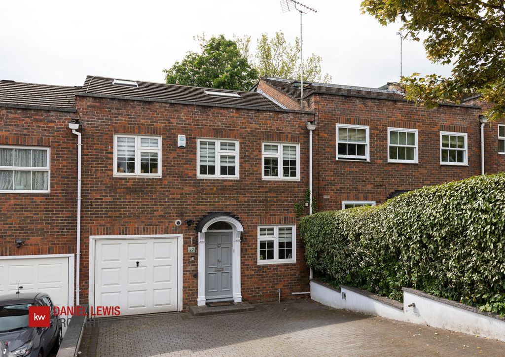 Property photo 1 of 30