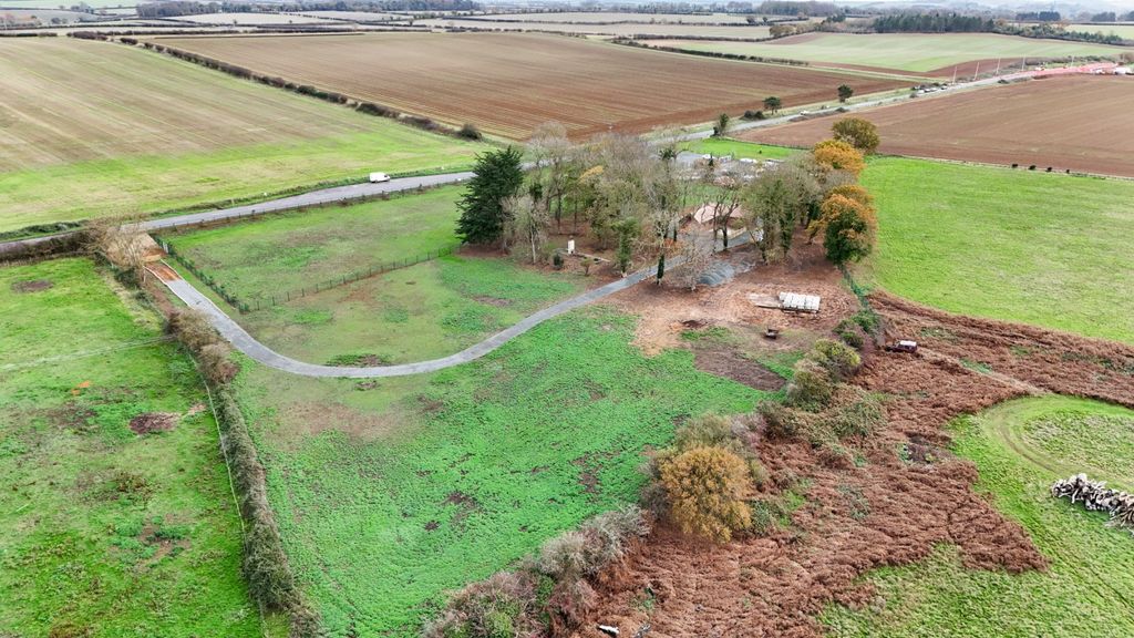 Property photo 2 of 33 4608605