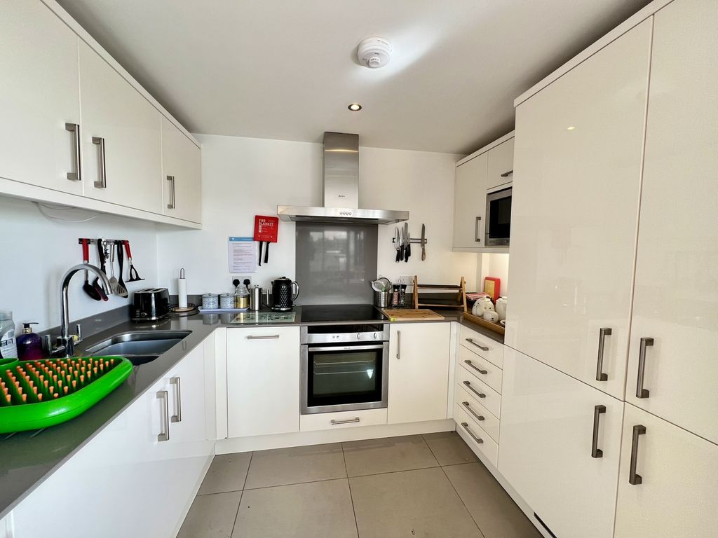 Additional image 4 of 2 bed flat for saleJennings Street, Penzance TR18