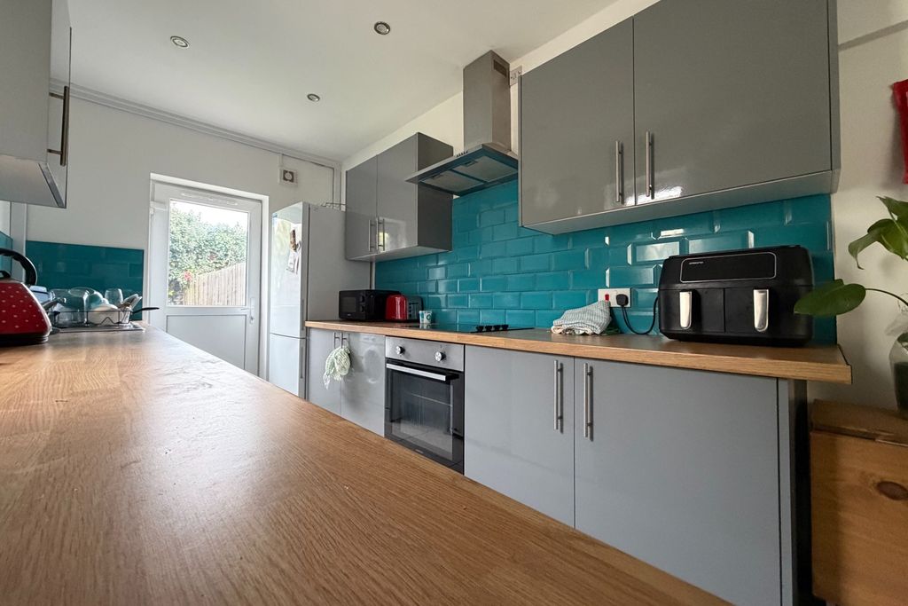 Property photo 2 of 12 Call 02920 668585 To Secure Your Viewing _6