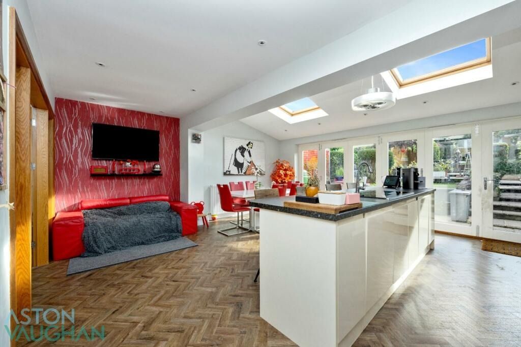 Property photo 3 of 26 4529413