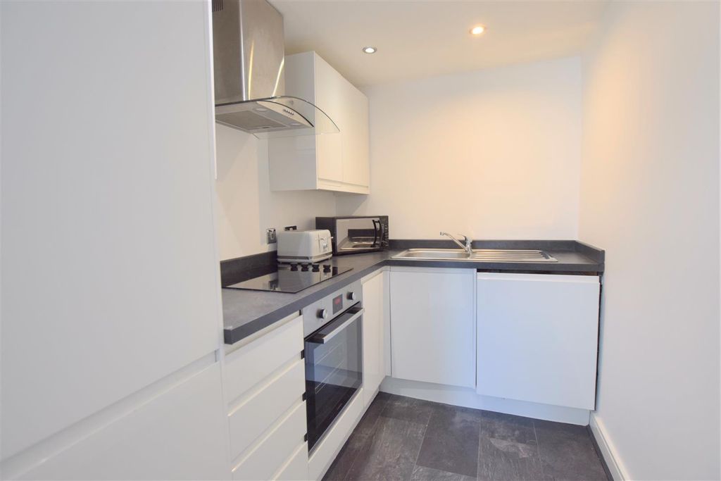 Property photo 3 of 8 Kitchen.Jpg