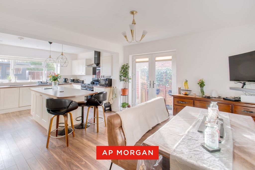 Property photo 3 of 25 Picture No. 15