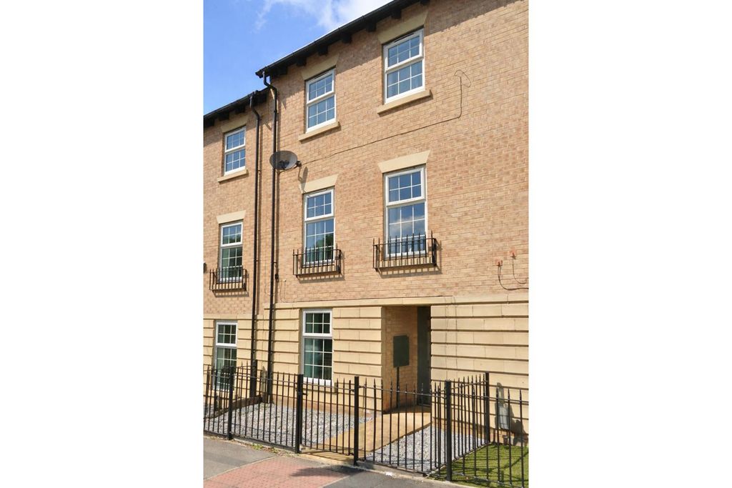 Property photo 3 of 17