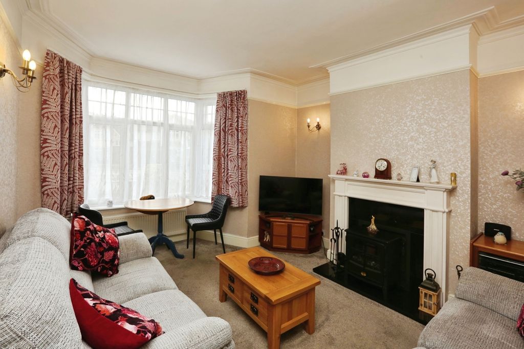 Property photo 2 of 17 Photo