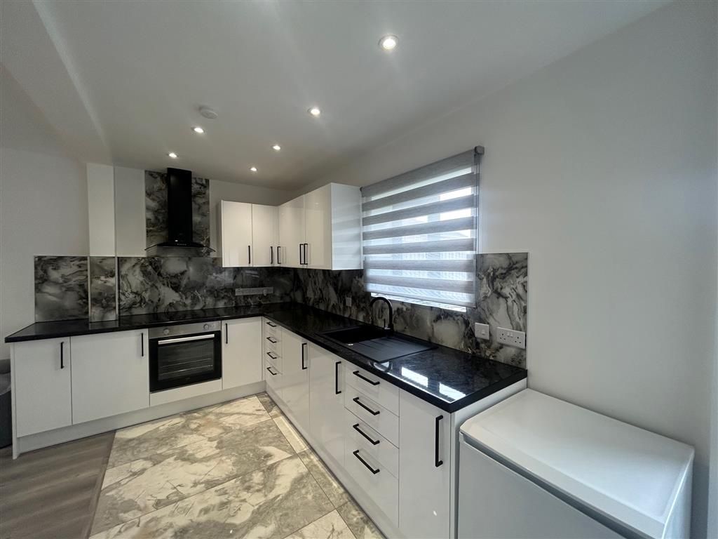 Property photo 2 of 13 Kitchen