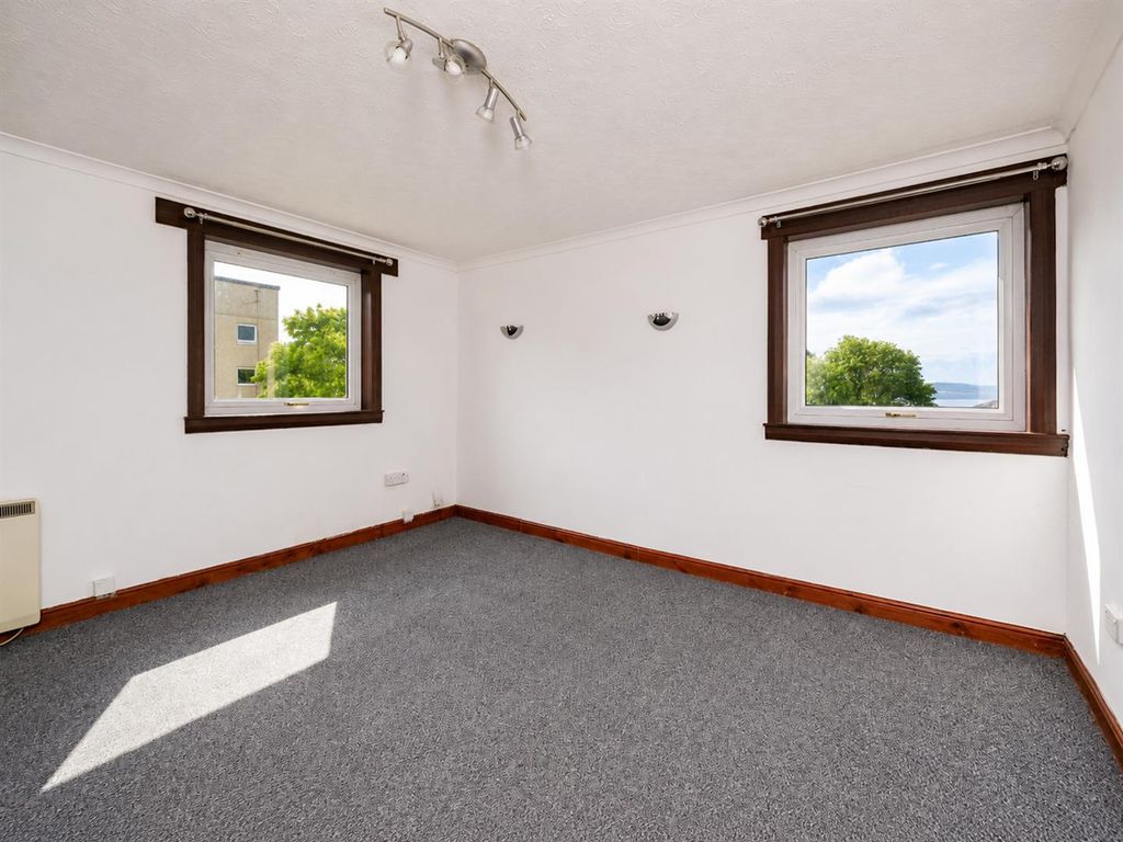 Property photo 2 of 12 586 Charleston Drive Dundee-4.Jpg