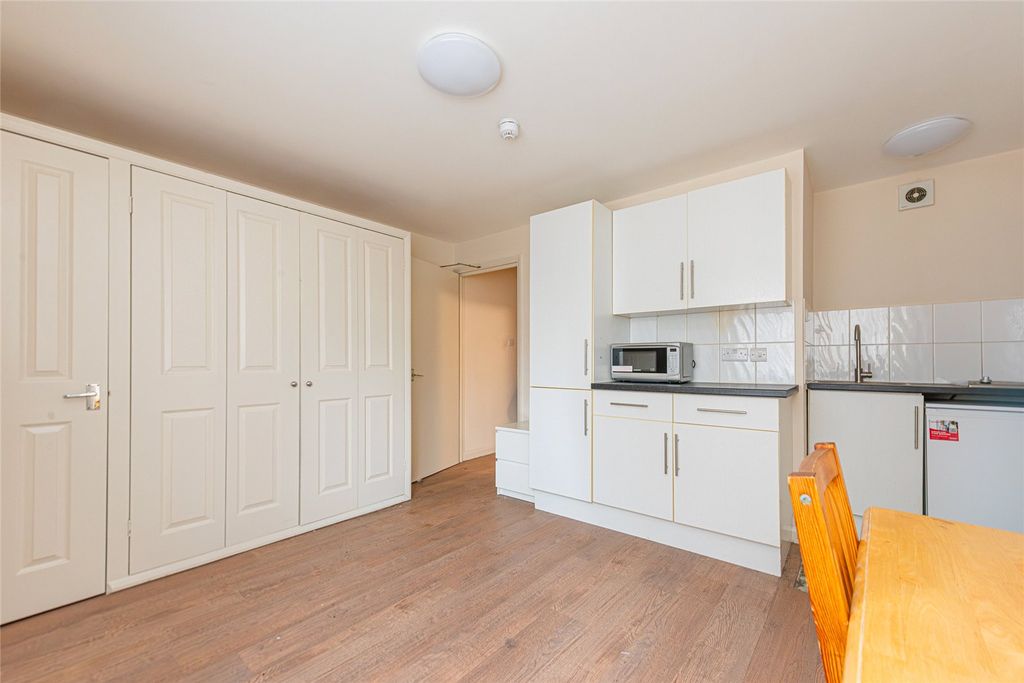 Property photo 3 of 14 Picture No. 11