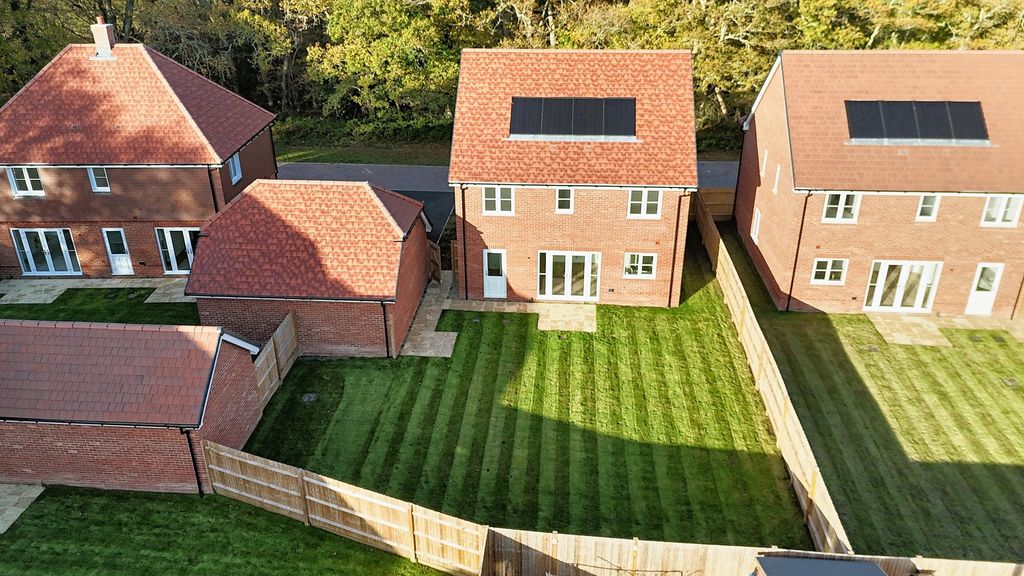 Property photo 2 of 21