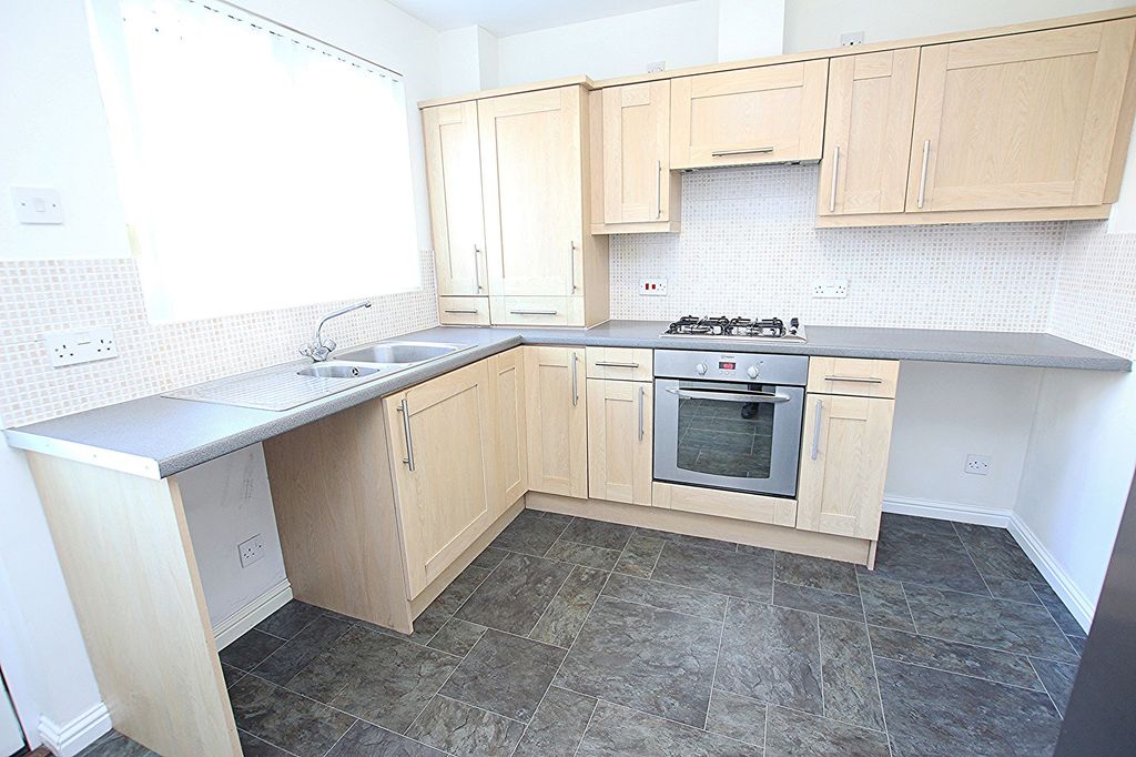 Property photo 3 of 20 Kitchen