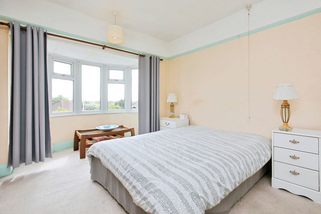 Property photo 3 of 18 Bedroom