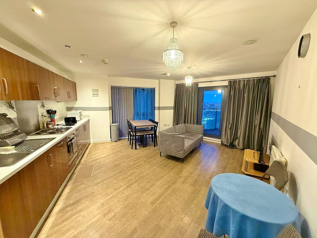 Property photo 2 of 8 Picture No. 19