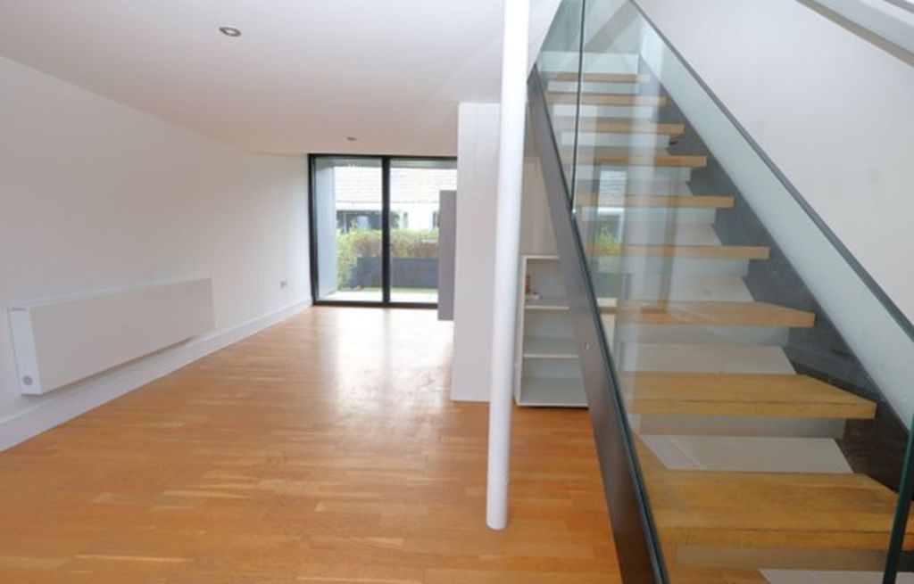 Property photo 2 of 9 Photo 3