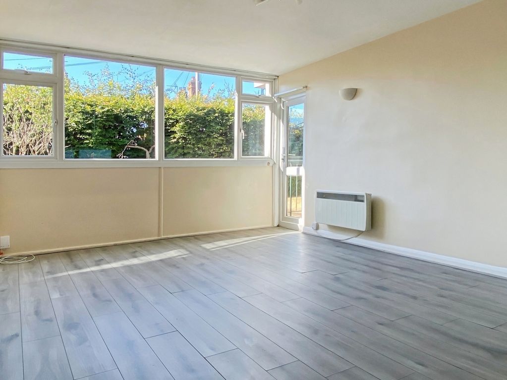 Property photo 3 of 14 Pbox-Img.Jpg