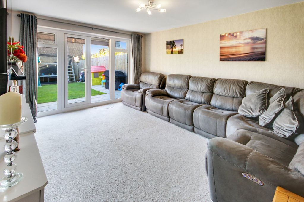 Property photo 3 of 14