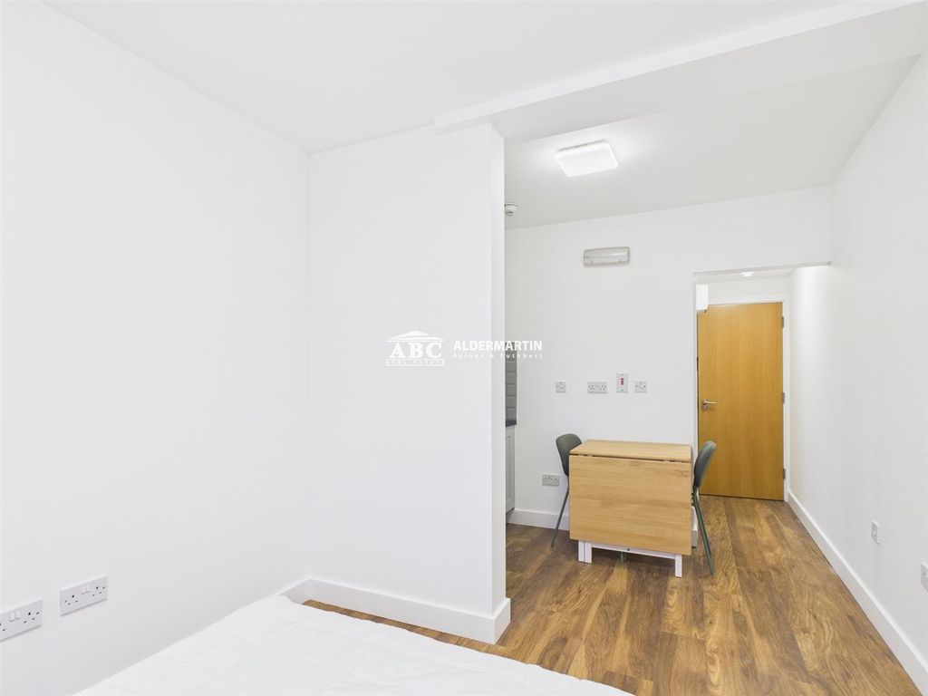 Property photo 3 of 5 Cam03827G0-Pr0118-Still003.Jpg