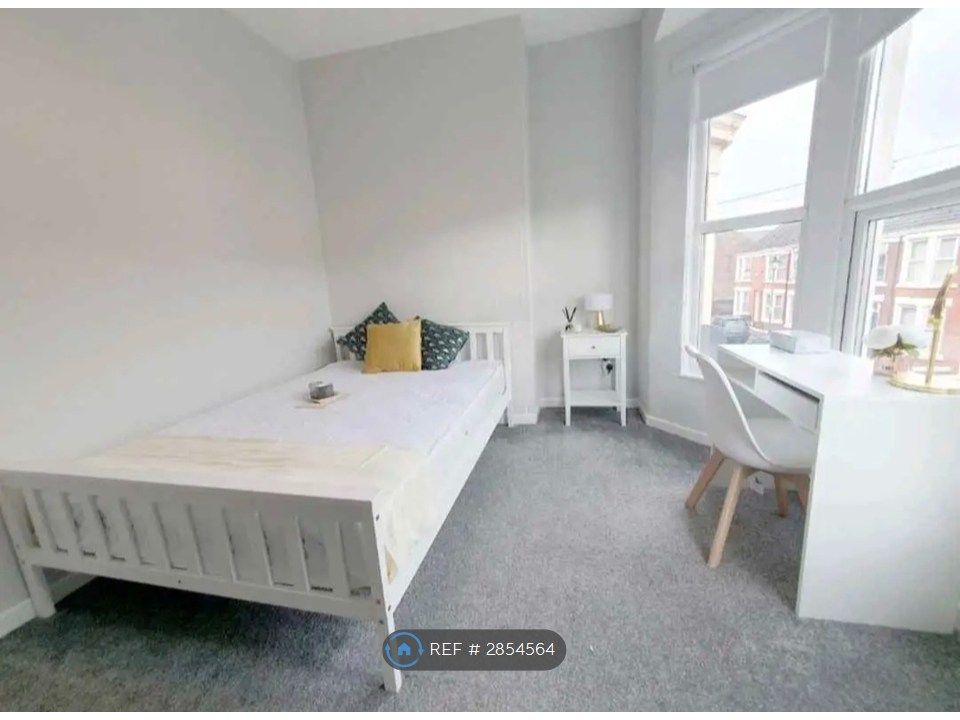 Property photo 2 of 9