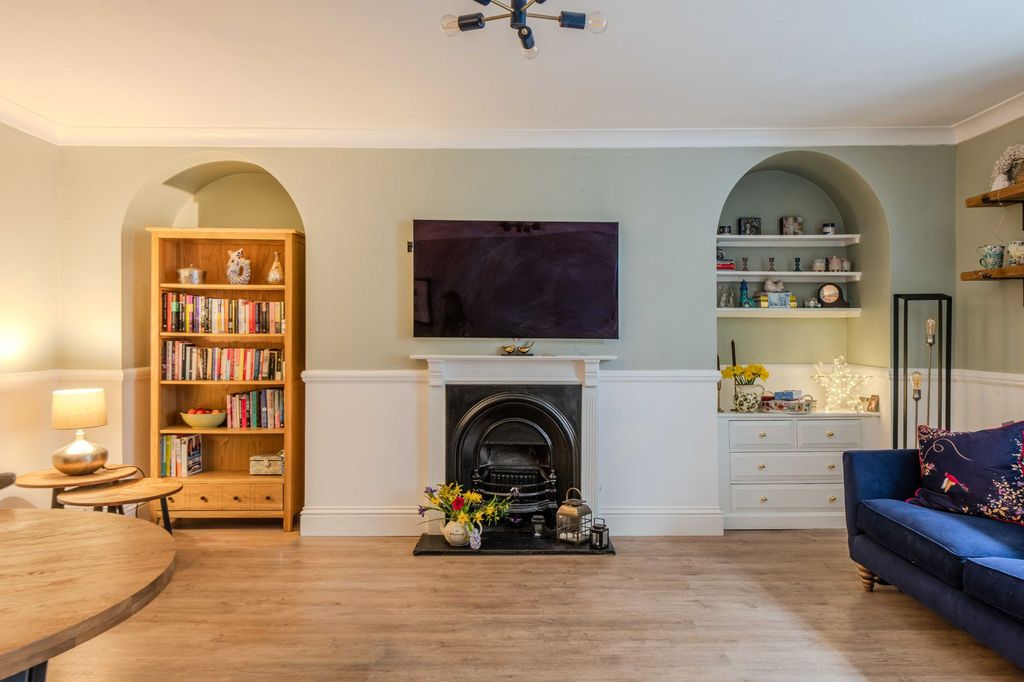 Property photo 3 of 16