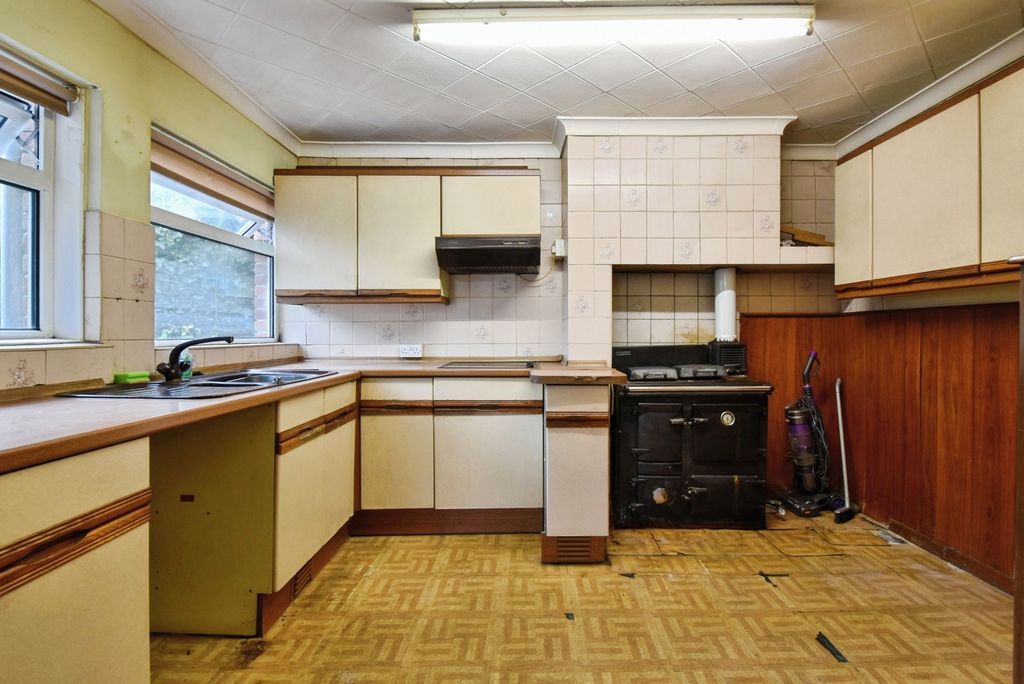 Property photo 3 of 18 Pbox-Img.Jpg