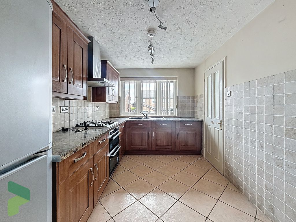 Property photo 3 of 18 Dining Kitchen